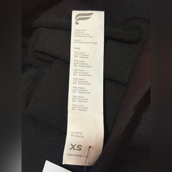 Fabletics Seamless High waisted Linework Black leggings size XS NWT - Picture 7 of 9